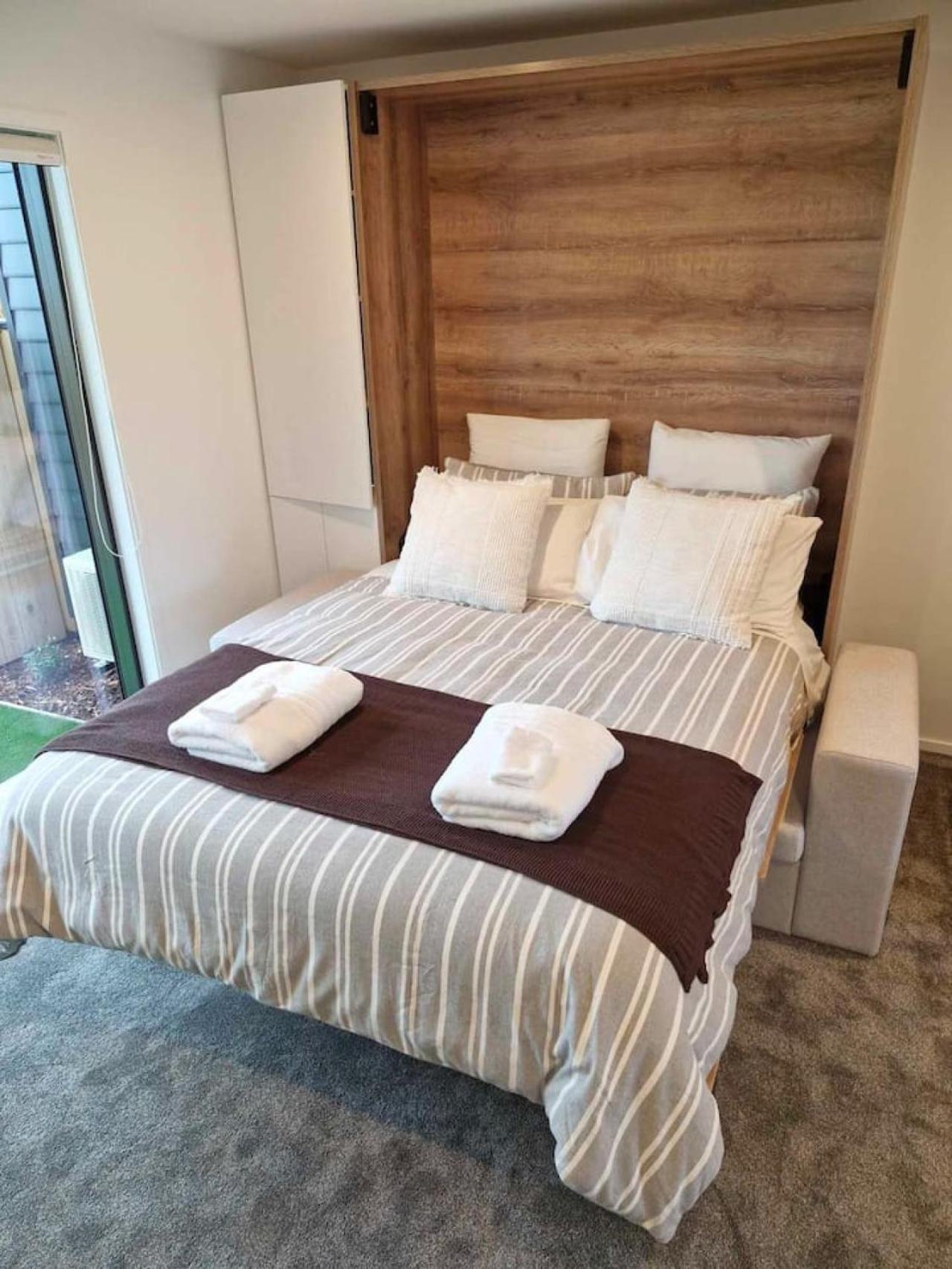 Cosy Cbd Studio Apartment 3 Крайстчёрч Экстерьер фото